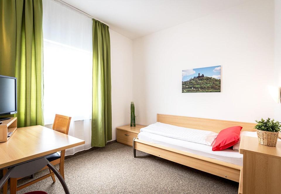 Hotel An Der Burg Biebertal Екстер'єр фото