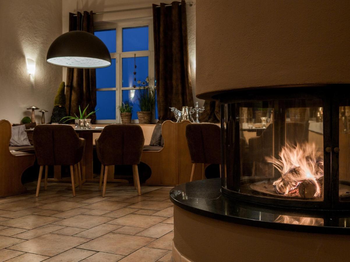 Hotel An Der Burg Biebertal Екстер'єр фото